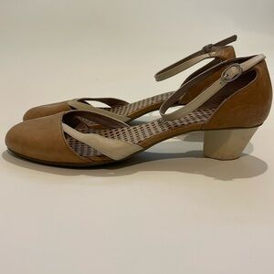 Camper Adjustable Strap Low Heel Sandal